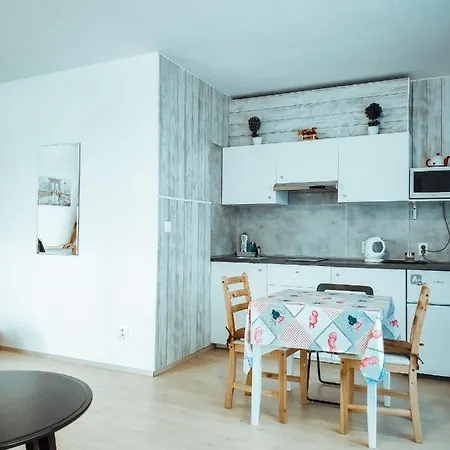 All Cozy For You, Terrace, Free Parking Apartmán *